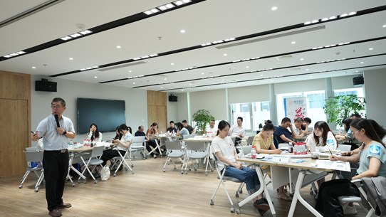 解锁团队进化的核心密码 推动持续改进的动力引擎丨嘉定综保区公司、嘉加集团第四期“育才”培训班开展结构化复盘课程