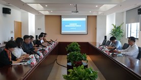 嘉定区委常委、区委组织部部长姚卫华调研综保区公司